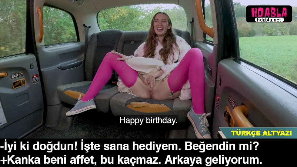 Kankamın kız arkadaşı taksime bindi Bacaklarını ayırınca dayanamadım